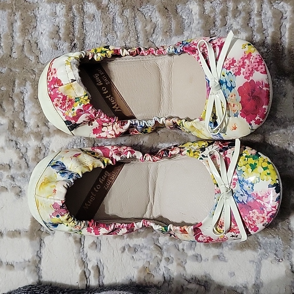 Shoes - Picture 3 of 3